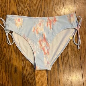 Summersalt swim bottoms. Size 6. Eyecat print